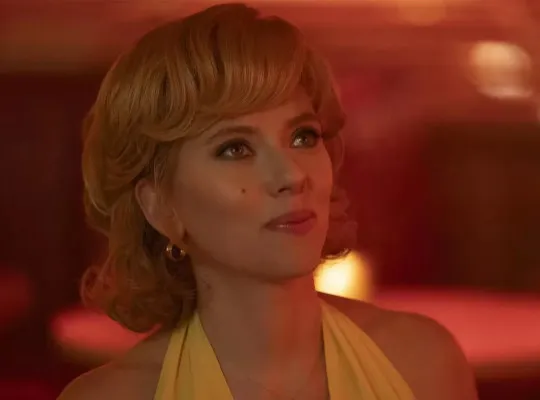 Scarlett Johansson se torna a atriz mais lucrativa da história do cinema